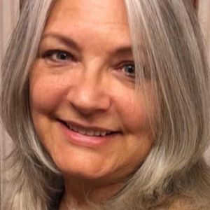 Meet your Posher, Leslie